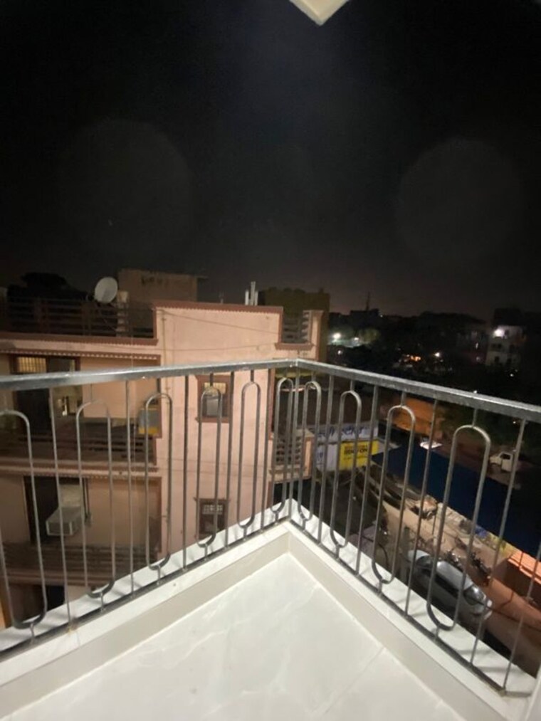Balcony, chattarpur 2 Bedroom 880 Sq.Yd. Builder Floor In Chattarpur Delhi 10204354