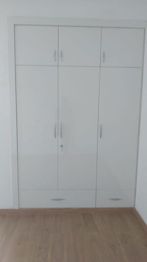 Furnished Amenities in 3 BHK Apartment at Emaar Gurgaon Greens, Sector 102 – for Rent