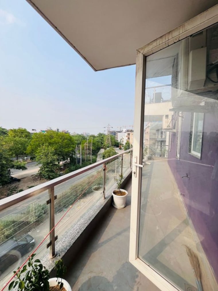 Balcony, sector 46 Pg For Boys & Girls In Sector 46 10204487