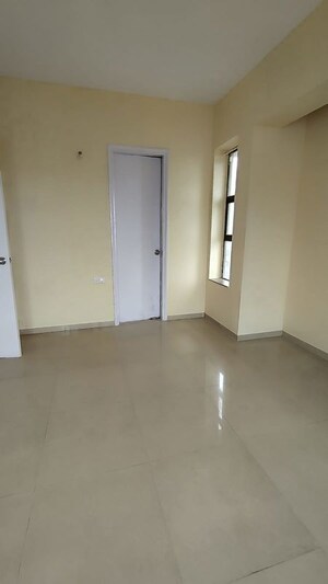 Room in 2.5 BHK Apartment at Kalpataru Srishti 343 CHS Ltd, Mira Road – for Rent