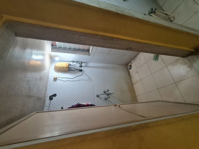 Bathroom, dadar west 1 Bedroom 470 Sq.Ft. Apartment In Dadar West Mumbai 9632277