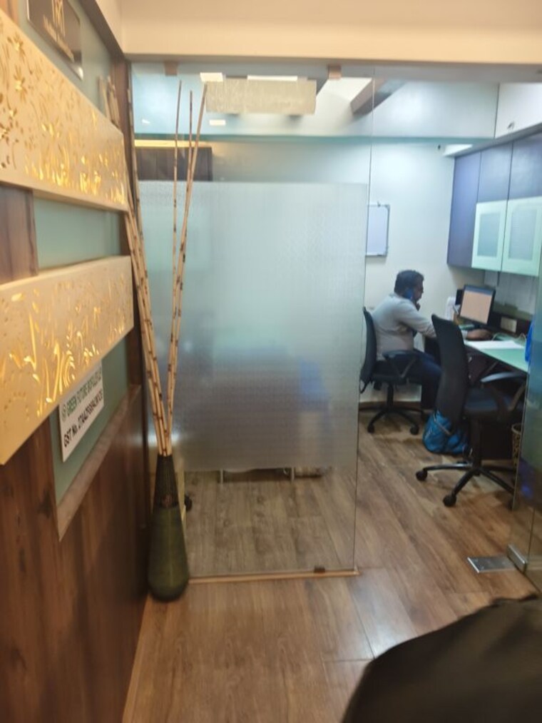 Team Area, vile parle west Commercial Office Space 450 Sq.Ft. In Vile Parle West Mumbai 10204602