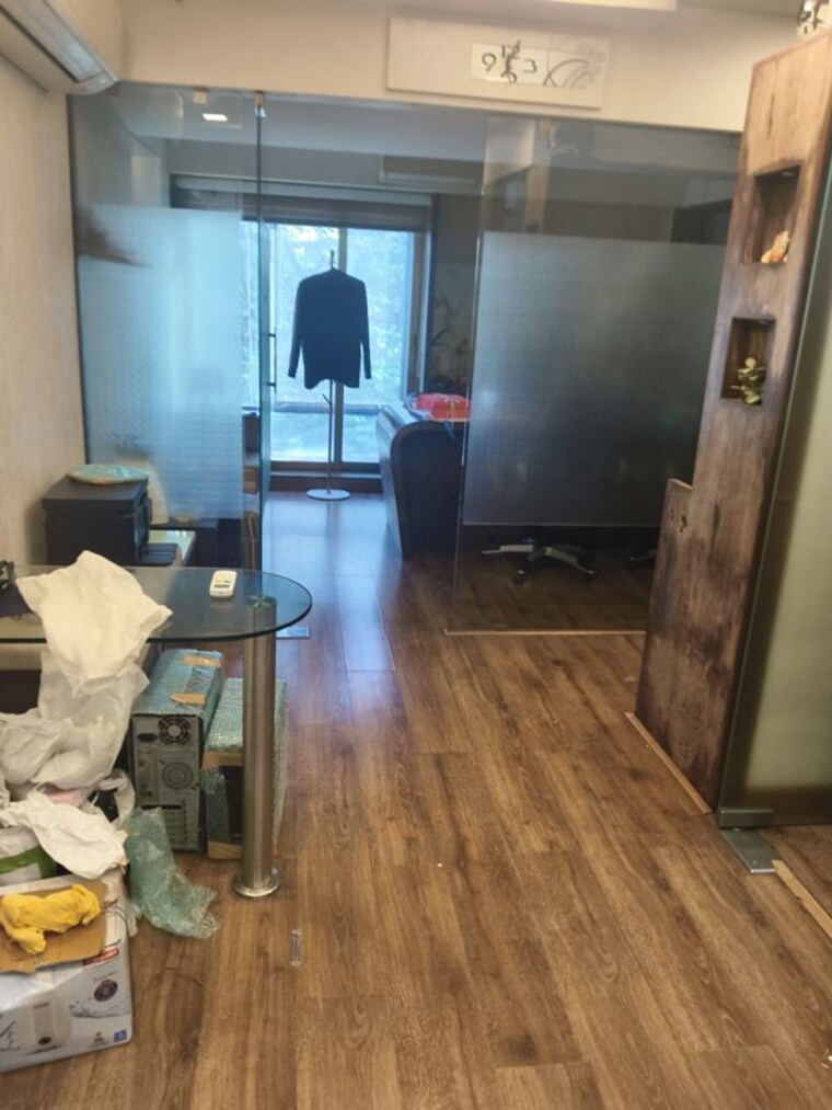 Team Area, vile parle west Commercial Office Space 450 Sq.Ft. In Vile Parle West Mumbai 10204602