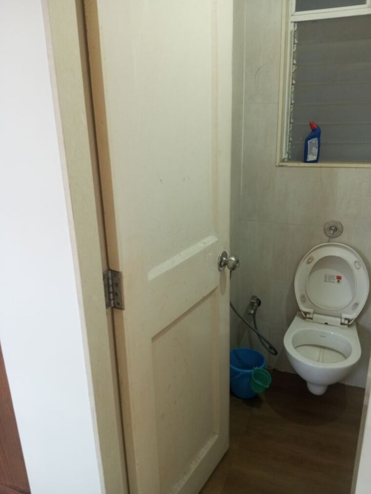 Bathroom, vijay-orovia 1 Bedroom 393 Sq.Ft. Apartment In Ghodbunder Road Thane 10204702