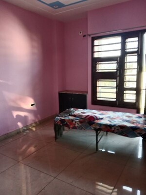 1.5 BHK Builder Floor For Rent in Sector 18