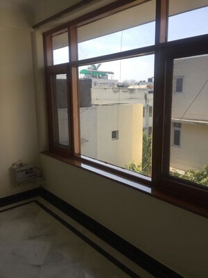 Room in 3 BHK Builder Floor at Sunder Nagar – for Rent