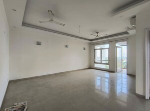 Room in 3 BHK Apartment at Jaypee Greens Pavilion Heights 1, Sector 128 – for Rent