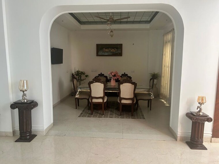  Parking, ansal-sushant-apartments 3 Bedroom 440 Sq.Yd. Builder Floor In Sushant Lok I Gurgaon 10204781