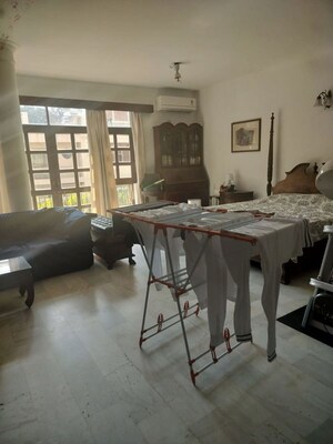 Master Bedroom in 1 BHK Builder Floor at Hauz Khas – for Rent