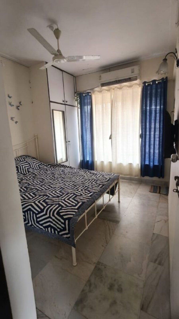 Bedroom, bandra west 1 Bedroom 500 Sq.Ft. Apartment In Bandra West Mumbai 10204721