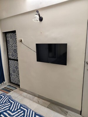 Bedroom in 1 BHK Apartment at Bandra West – for Rent