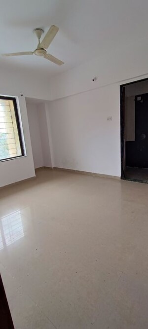 Room in 3 BHK Apartment at Bhandari Savannah, Wagholi – for Rent