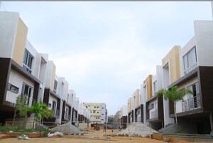 5 BHK Villa – Exterior View View at Kismatpur - for Sale