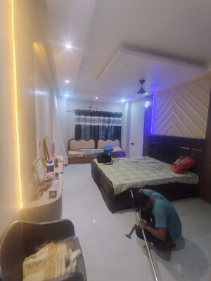 Living Room in 3.5 BHK Builder Floor at Sector 52 – for Rent