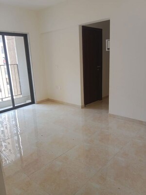 Room in 1 BHK Apartment at Sunteck Maxxworld, Tivri – for Rent