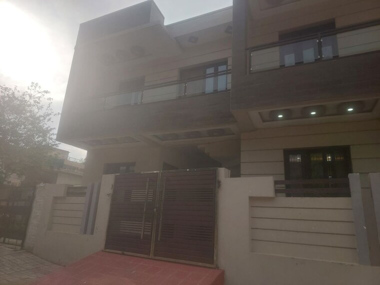 Exterior View, indira nagar 3 Bedroom 1500 Sq.Ft. Independent House In Indira Nagar Lucknow 10205174