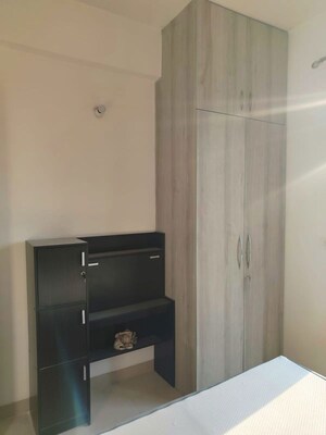 Furnished Amenities in 3 BHK Apartment at Emaar Emerald Estate, Sector 65 – for Rent