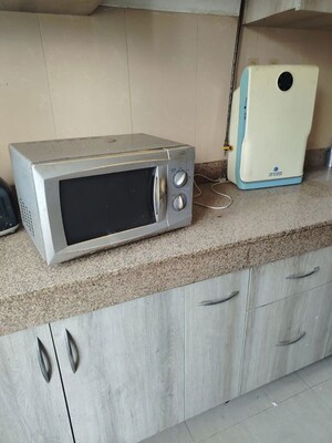 Furnished Amenities in 3 BHK Apartment at Emaar Emerald Estate, Sector 65 – for Rent