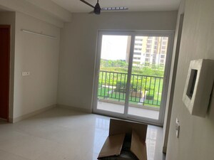 Room in 2 BHK Apartment at Tata Eureka Park, Sector 150 – for Rent
