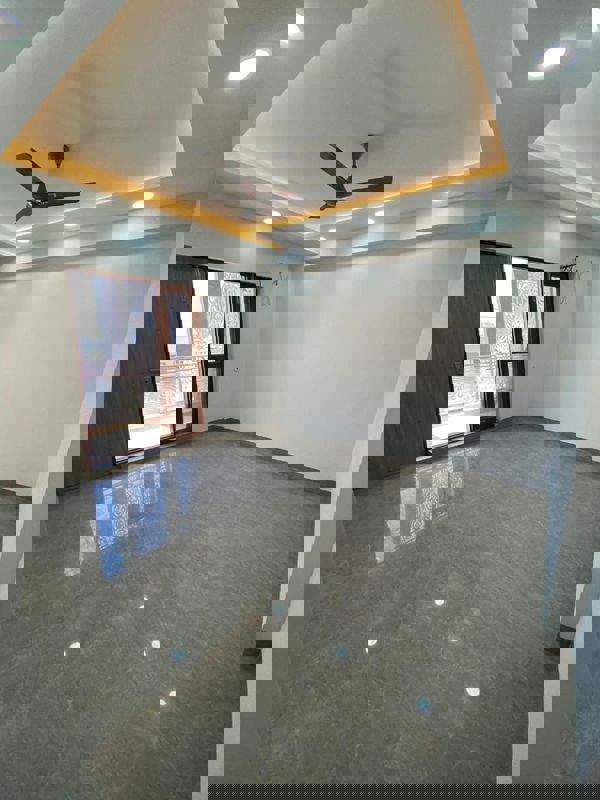 3 BHK + Pooja Room 1800 Sq.Ft. Builder Floor in Hong Kong Bazaar