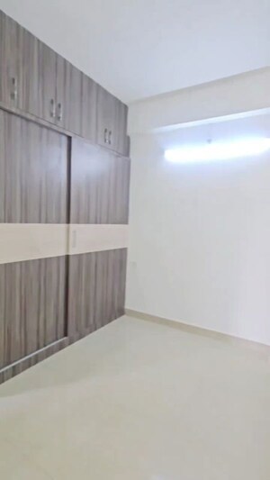 Room in 2.5 BHK Apartment at Fusion Homes, Tech Zone 4 Greater Noida – for Sale