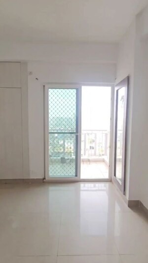 Room in 2.5 BHK Apartment at Fusion Homes, Tech Zone 4 Greater Noida – for Sale