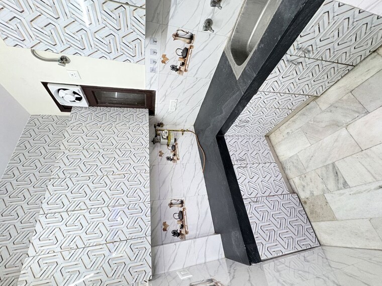 Bathroom, panchsheel vihar 2 Bedroom 70 Sq.Yd. Builder Floor In Panchsheel Vihar Delhi 10201130