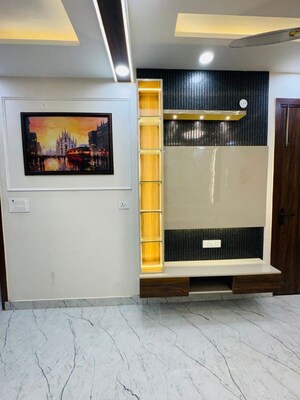 Room in 3 BHK Builder Floor at Dwarka Mor – for Sale