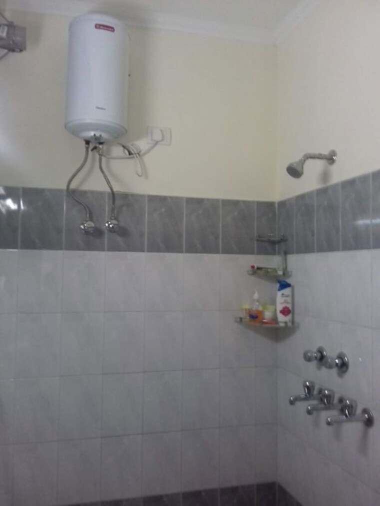 Bathroom, sector 44 1 Bedroom 500 Sq.Ft. Builder Floor In Sector 44 Chandigarh 10205267