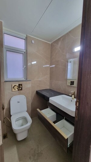Bathroom in 3 BHK Builder Floor at Smart World Orchard, Sector 61 – for Rent