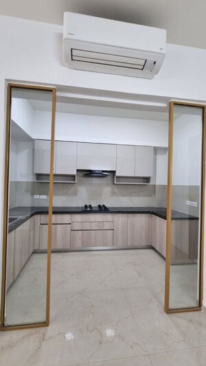 Bathroom in 3 BHK Builder Floor at Smart World Orchard, Sector 61 – for Rent