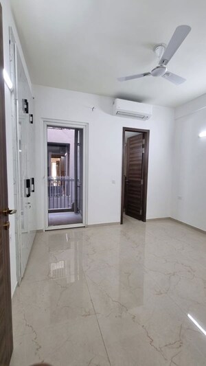 Building Lobby in 3 BHK Builder Floor at Smart World Orchard, Sector 61 – for Rent