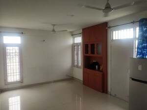 Room in 3 BHK Builder Floor at Sector 51 – for Rent