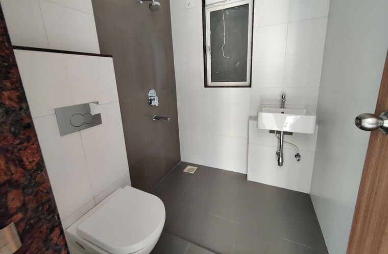 Bathroom, kandivali east Pg For Boys & Girls In Kandivali East 10205274