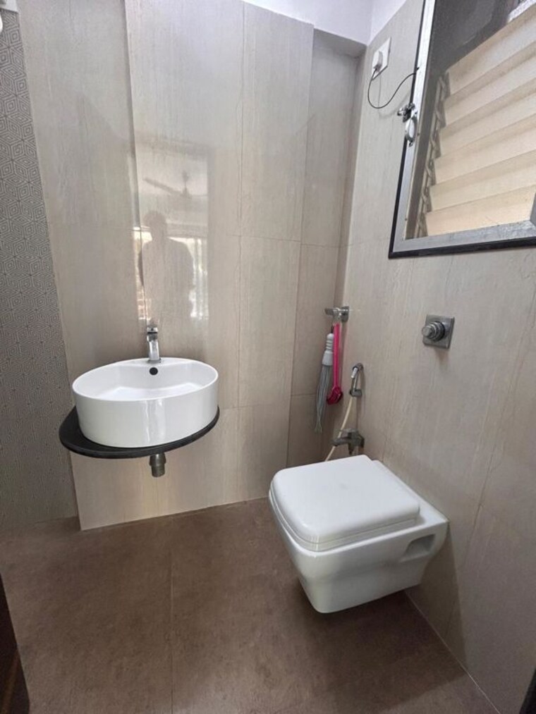 Bathroom, shree-hanumant-apartment 1 Bedroom 500 Sq.Ft. Apartment In Vile Parle East Mumbai 10205284