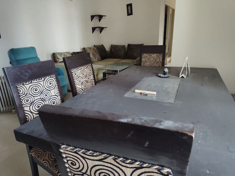 Living Room, emaar-emerald-estate 3.5 Bedroom 1500 Sq.Ft. Apartment In Sector 65 Gurgaon 10205285