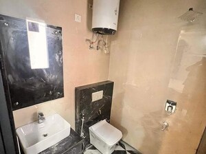 Bathroom in 1 BHK Builder Floor at Sector 46 – for Rent