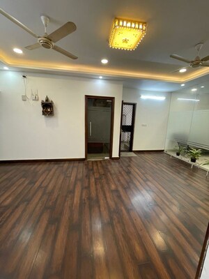 Room in 3.5 BHK Builder Floor at Sushant Lok 3, Sector 57 – for Sale