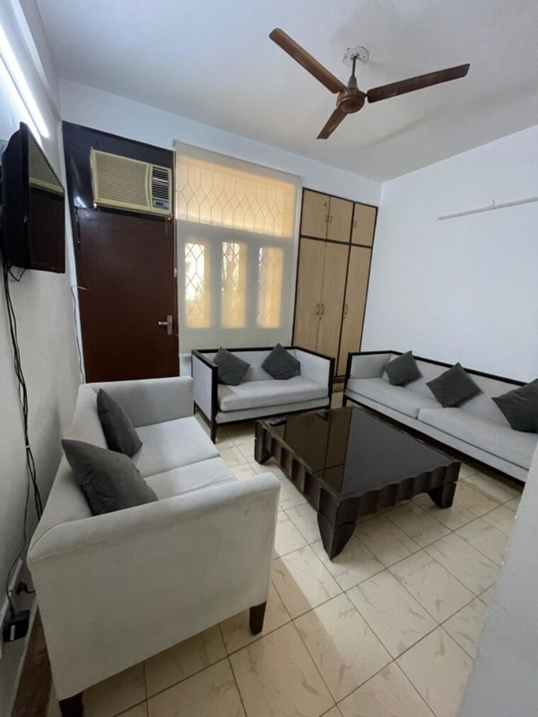 Master Bedroom, sushant-lok-3 3.5 Bedroom 300 Sq.Yd. Builder Floor In Sector 57 Gurgaon 10205307