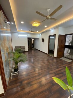 3.5 BHK + Servant Room Builder Floor For Sale in Sushant Lok 3