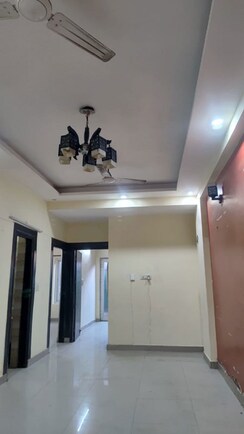 2.5 BHK + Extra Room Builder Floor For Rent in Ramprastha Greens Royal Park