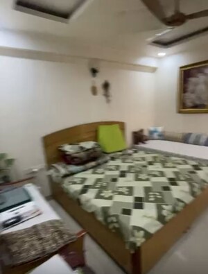 Bedroom in 2.5 BHK Builder Floor at Amrapali Heartbeat City, Sector 107 – for Rent