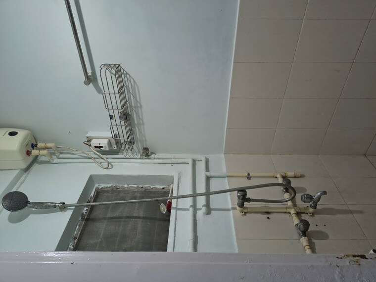 Washroom, kamgar nagar 1 RK 180 Sq.Ft. Apartment In Kamgar Nagar Mumbai 10205334