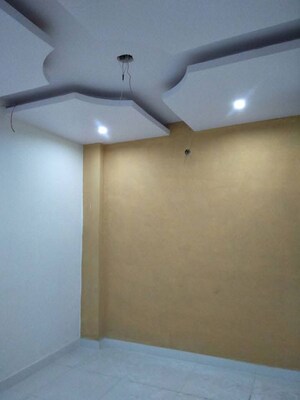 Furnished Amenities in 2.5 BHK Builder Floor at Uttam Nagar – for Sale