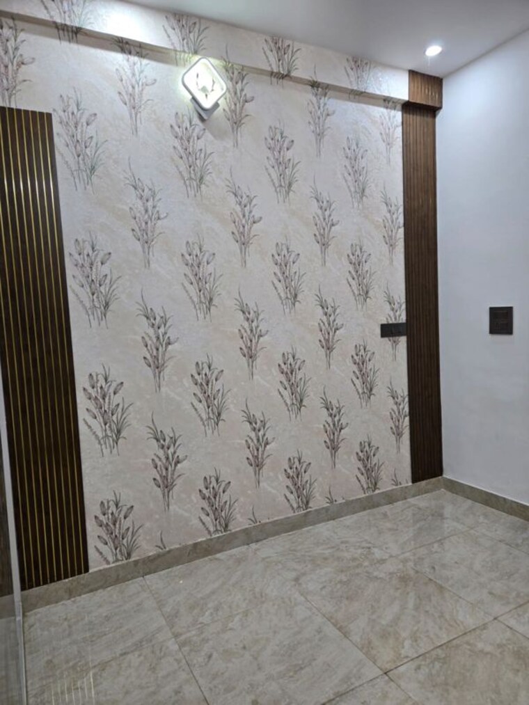 Room, pir machalla 3 Bedroom 125 Sq.Yd. Apartment In Pir Machalla Zirakpur 10205354