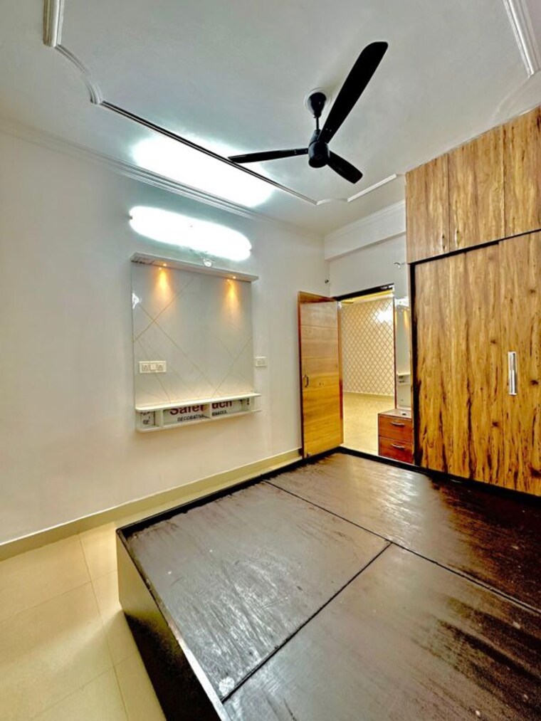 Master Bedroom, pir machalla 3 Bedroom 125 Sq.Yd. Apartment In Pir Machalla Zirakpur 10205354