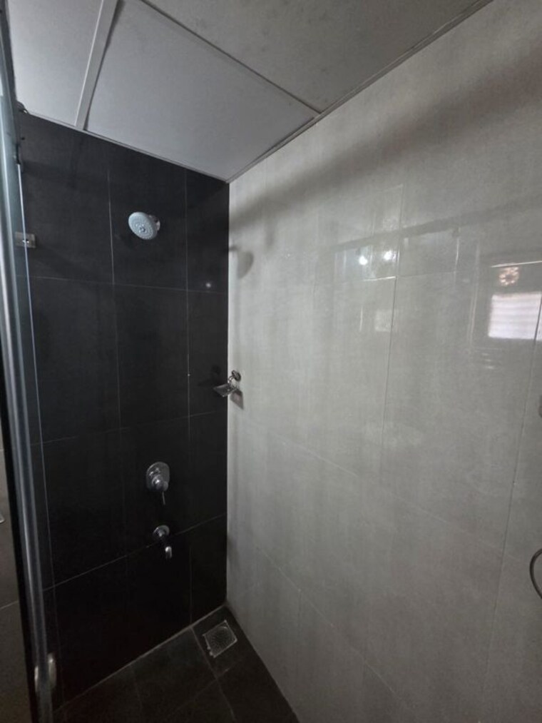 Bathroom, incor-one-city 3 Bedroom 1782 Sq.Ft. Apartment In Kukatpally Hyderabad 10205361