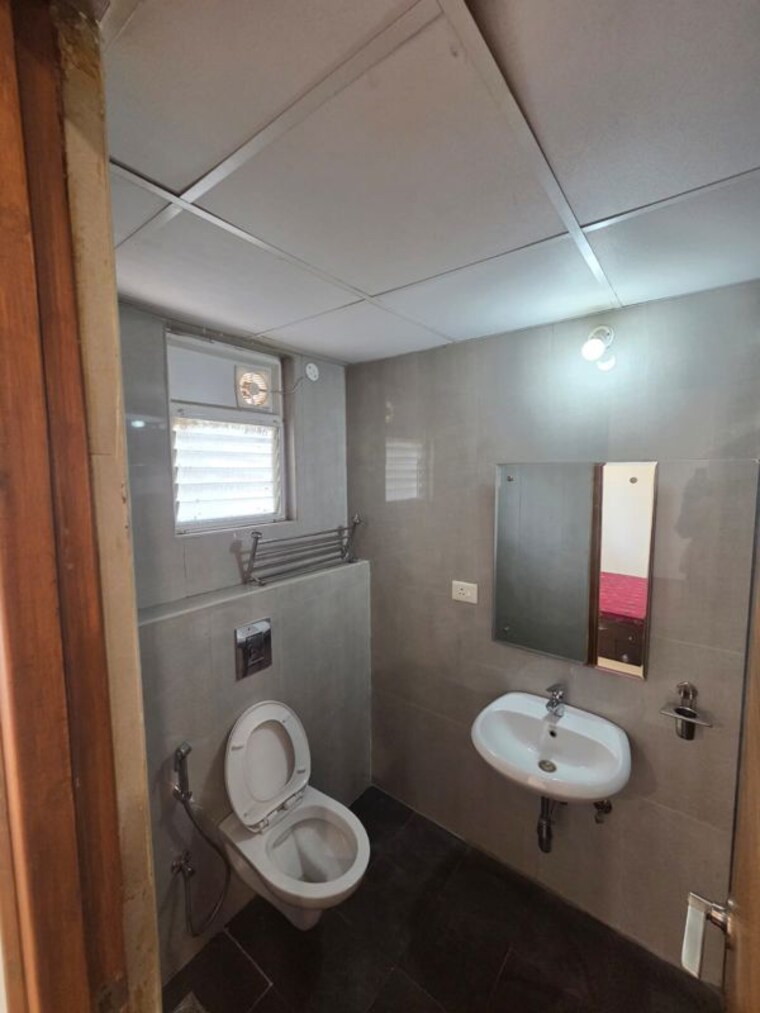 Bathroom, incor-one-city 3 Bedroom 1782 Sq.Ft. Apartment In Kukatpally Hyderabad 10205361