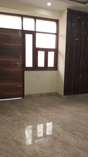 Room in 3.5 BHK Independent House at Shramik Kunj Noida, Sector 122 – for Sale