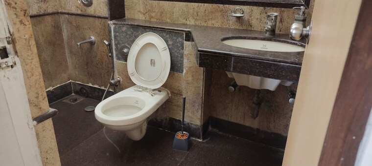 Bathroom, vasant-valley-ivy-tower 2 Bedroom 852 Sq.Ft. Apartment In Malad East Mumbai 10205423